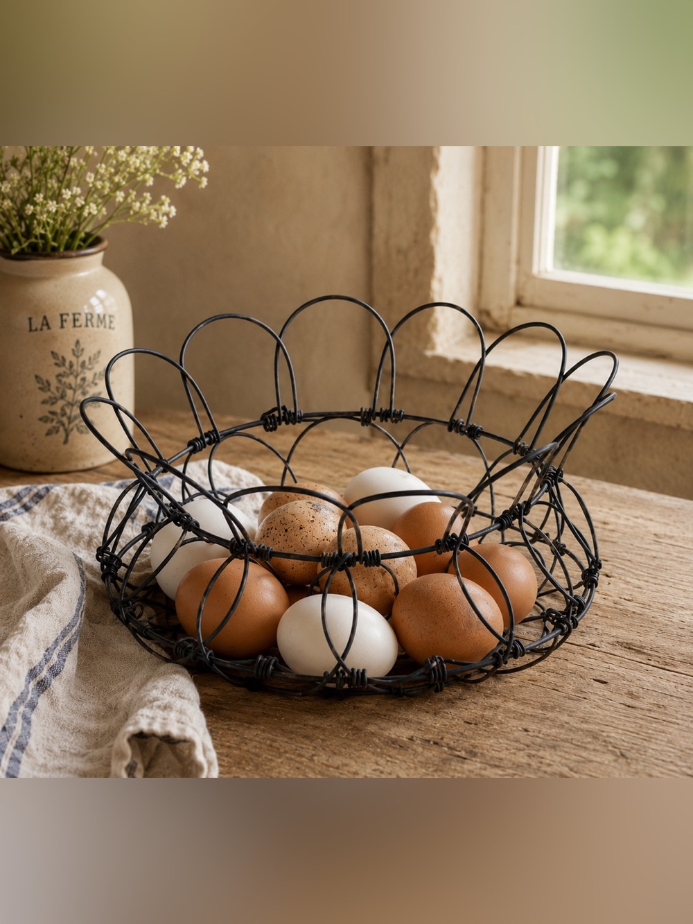 🥚 Vintage Collapsible Wire Egg Basket Antique